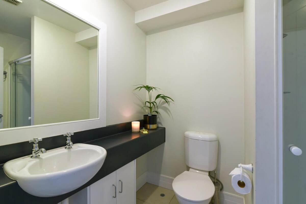 Modern 3 Bedroom With Stunning Postcard Views! Квінстаун Екстер'єр фото