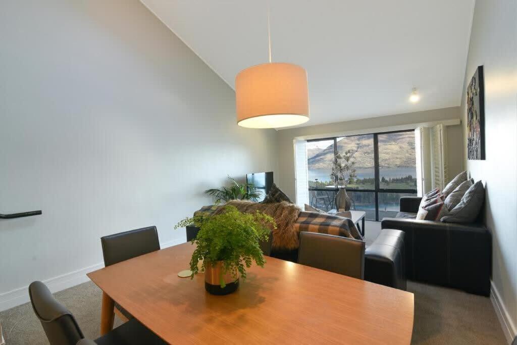 Modern 3 Bedroom With Stunning Postcard Views! Квінстаун Екстер'єр фото